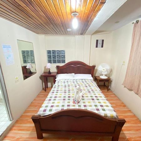 Historico Hostal Elizabeth Puerto Ayora  Zewnętrze zdjęcie