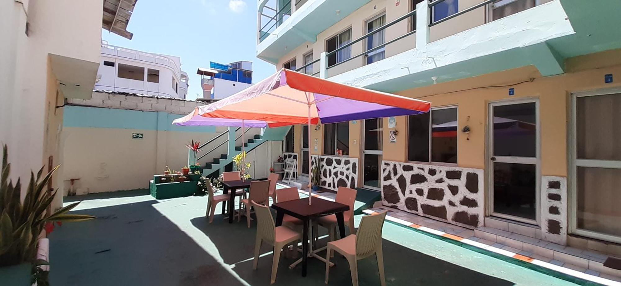 Historico Hostal Elizabeth Puerto Ayora  Zewnętrze zdjęcie